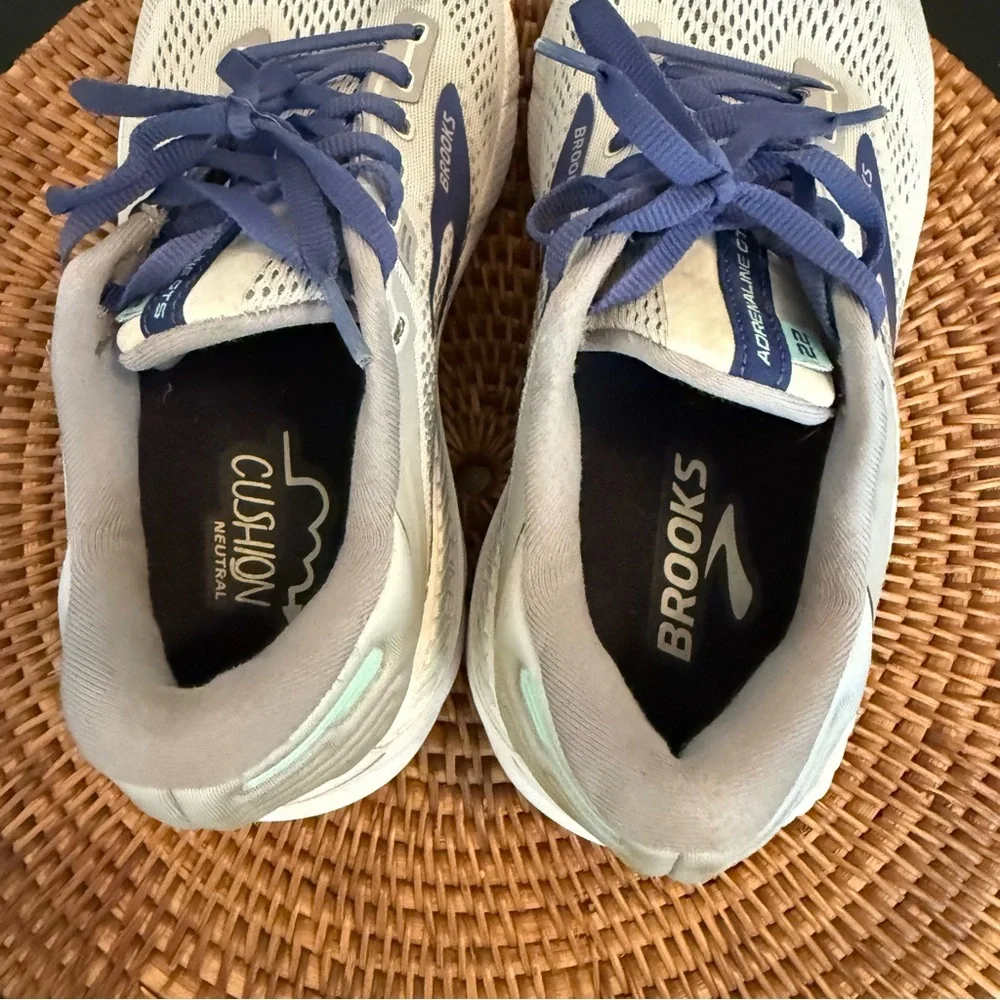Brooks Athletic Shoes in Gray and Blue extra wide size‎ 8.5